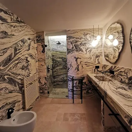 Palazzo Maresgallo & 4*