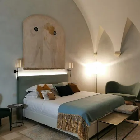 Palazzo Maresgallo & *