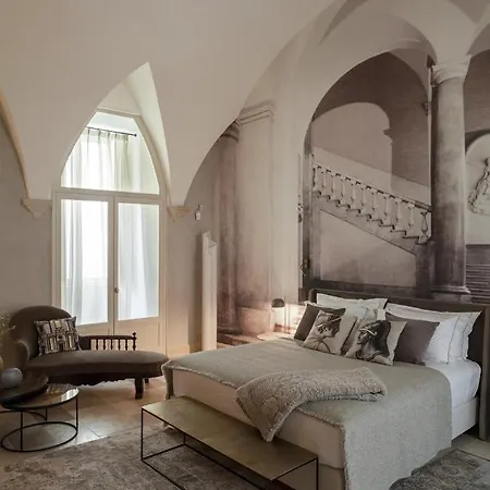Palazzo Maresgallo & 4*