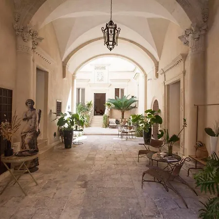 Palazzo Maresgallo & *
