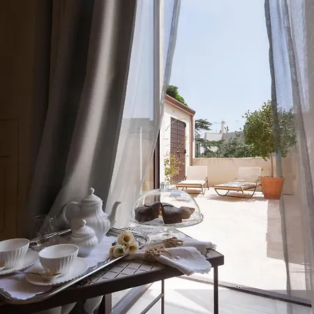 Palazzo Maresgallo & 4*