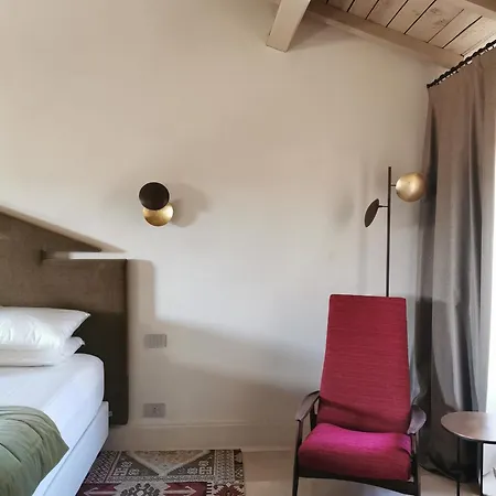 Palazzo Maresgallo & Couette-café 4*