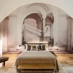 Palazzo Maresgallo & 4*
