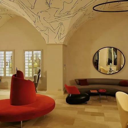 Palazzo Maresgallo & 4*