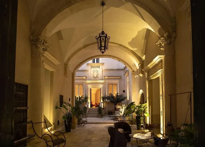 Palazzo Maresgallo & לינה וארוחת בוקר לצ'ה